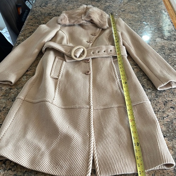 NWOT Bebe Beige Coat Wool with detachable Rabbit Fur collar. Size M - Picture 14 of 15